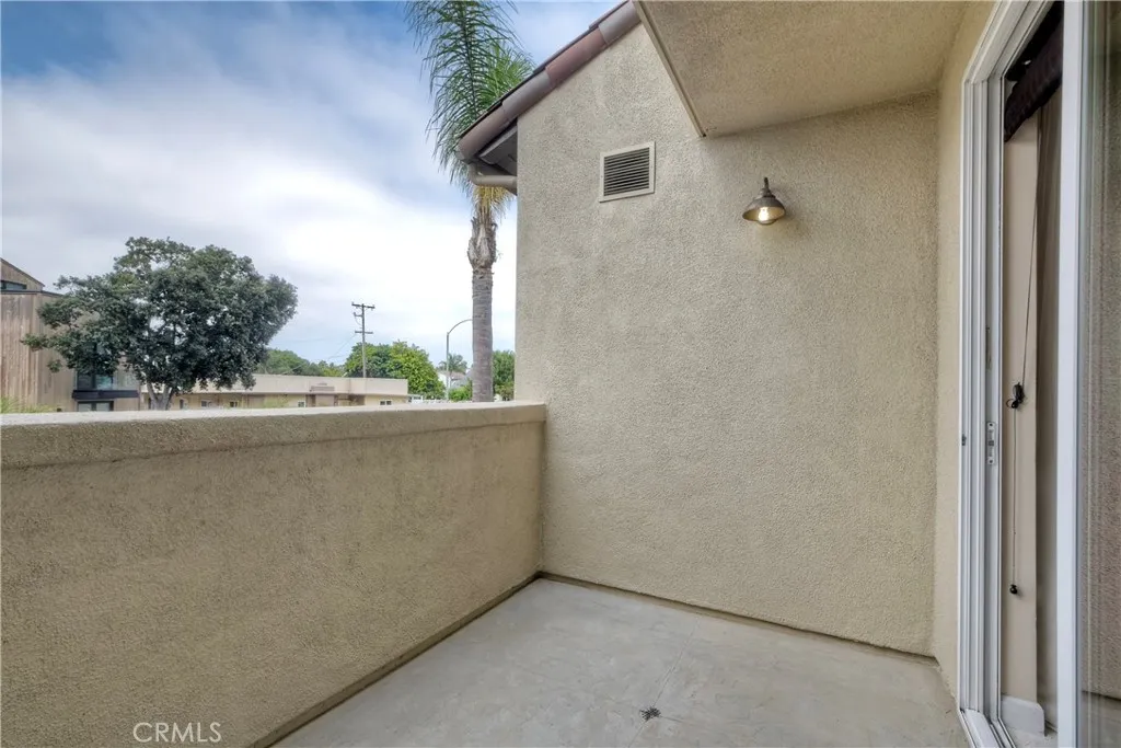 https://cdn.realtyfeed.com/cdn/127/306659054/52627ef03c3c039fefda2b61c1502b21.webp