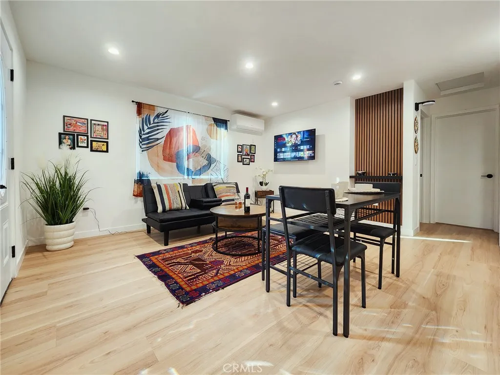 Canoga Park, CA 91303