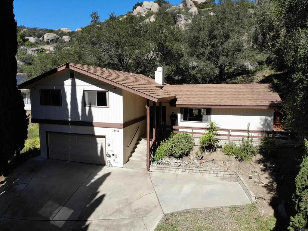 https://cdn.realtyfeed.com/cdn/127/306659203/8ba86e83092dc55e9185cac0f21b5705.webp