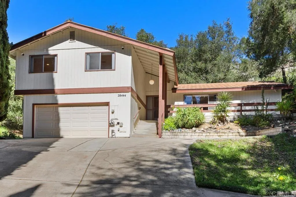 https://cdn.realtyfeed.com/cdn/127/306659203/9f13f994679f2077dbf78a81a3757186.webp