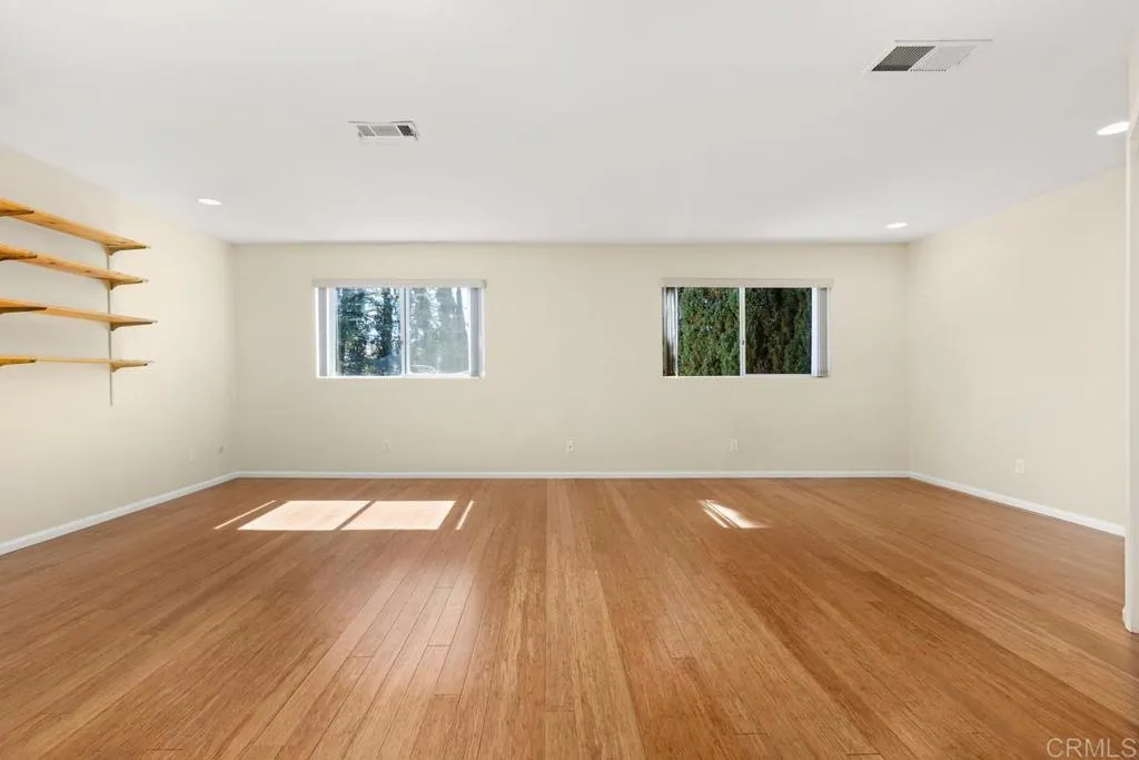 https://cdn.realtyfeed.com/cdn/127/306659203/bd207504ddc8b2109277045b11d97c54.webp