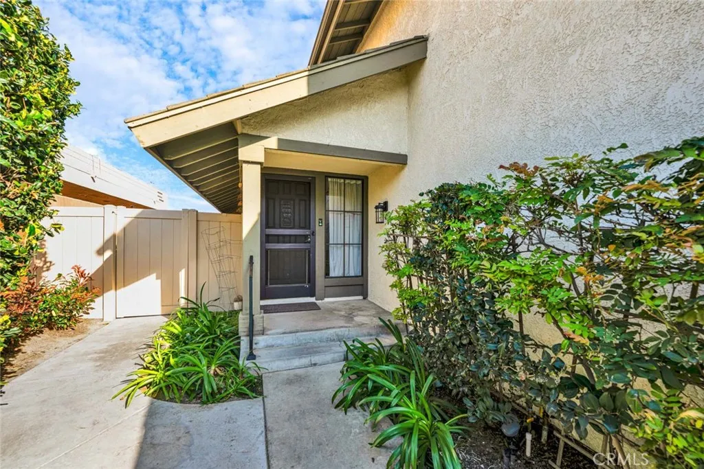 18124 Old Trail Lane, Fountain Valley, CA 92708 - Photo 4 of 50, Fountain Valley, CA