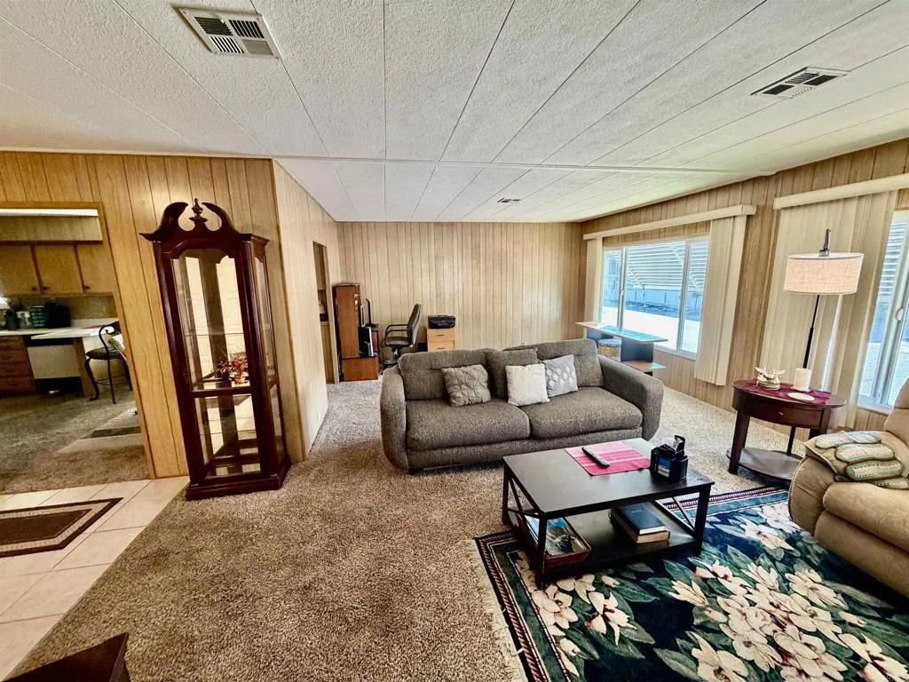 https://cdn.realtyfeed.com/cdn/127/306659258/8e9bcef93058b0453974a54c76e9389e.webp