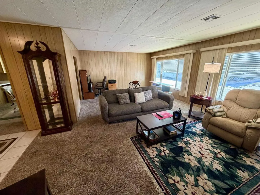 https://cdn.realtyfeed.com/cdn/127/306659258/906a371cc1d36b169ae097c34b3569d3.webp