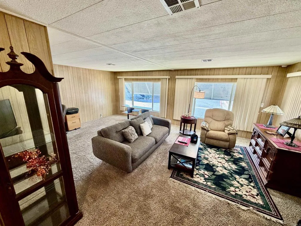 https://cdn.realtyfeed.com/cdn/127/306659258/9f7010909c177743bdad5aac8f1b44d1.webp