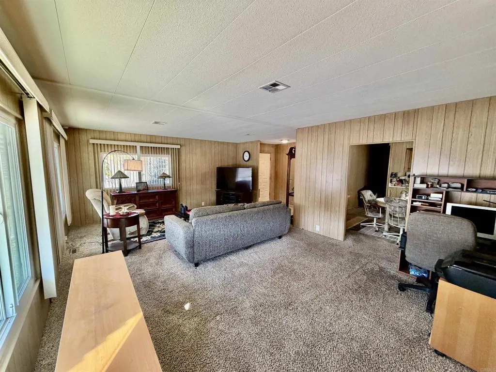 https://cdn.realtyfeed.com/cdn/127/306659258/e9974e69b49468cc758d855b74758193.webp
