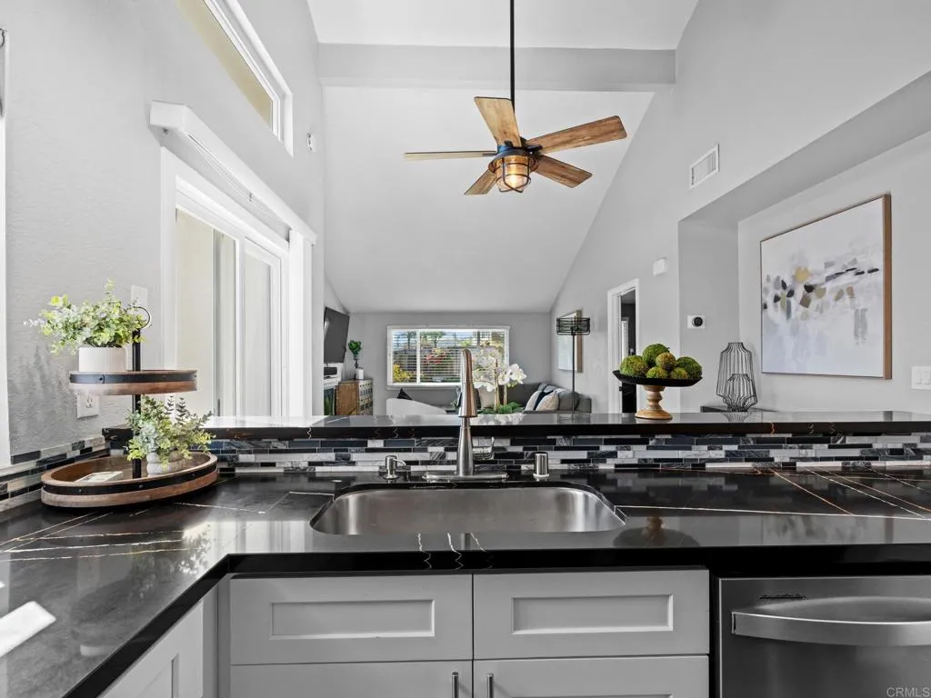 https://cdn.realtyfeed.com/cdn/127/306659292/a67a3815503b08761781af388a78c6b2.webp