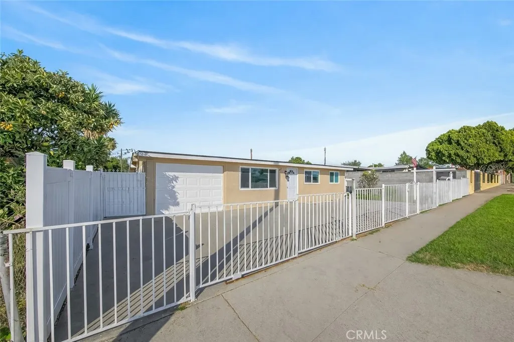 La Puente, CA 91744