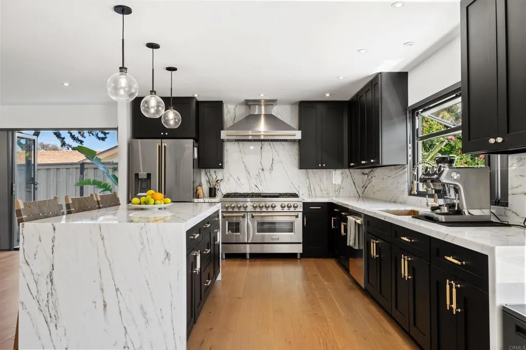 https://cdn.realtyfeed.com/cdn/127/306659382/52ba3188548850f2cfabb31aa499b70e.webp