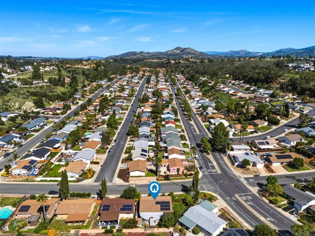 https://cdn.realtyfeed.com/cdn/127/306659422/67c651a040e615a706c1c8ef521db3b9.webp