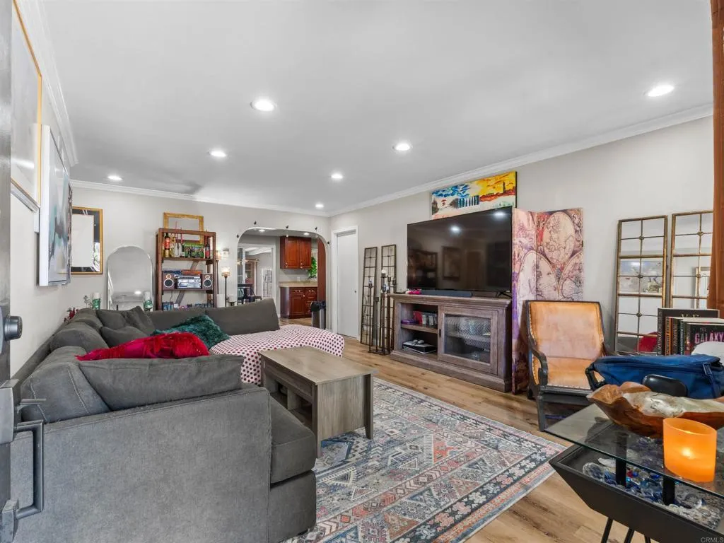 https://cdn.realtyfeed.com/cdn/127/306659422/f33f79db0ac12d1a83b298c48ee13081.webp