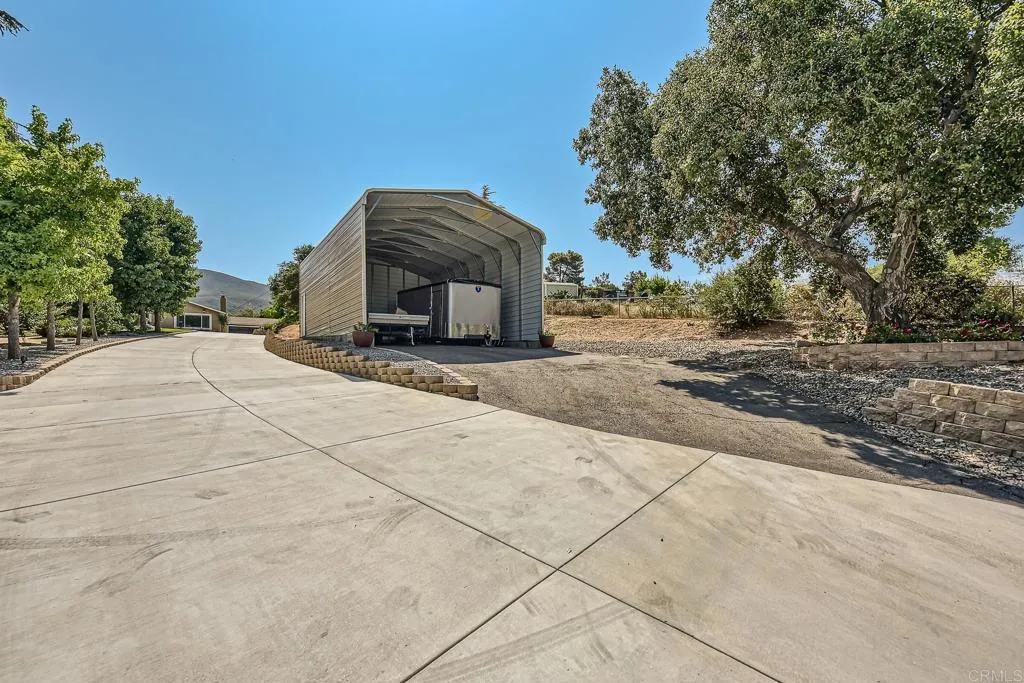 https://cdn.realtyfeed.com/cdn/127/306659434/445242ae1a933279ec204cc0651ba17e.webp