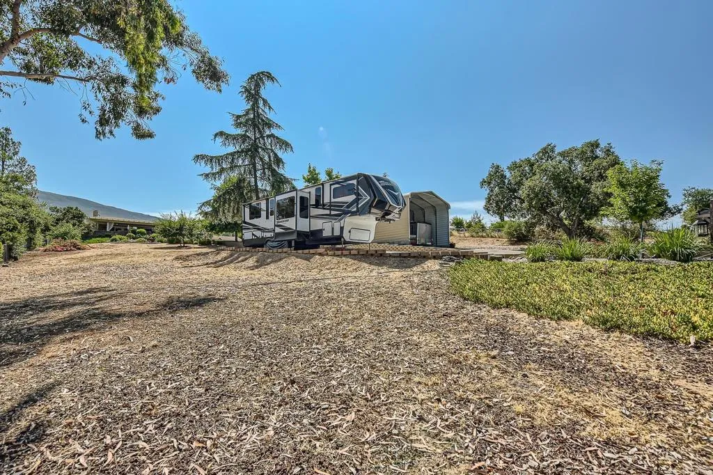 https://cdn.realtyfeed.com/cdn/127/306659434/50b76f44640a85492bf329c52fa05538.webp