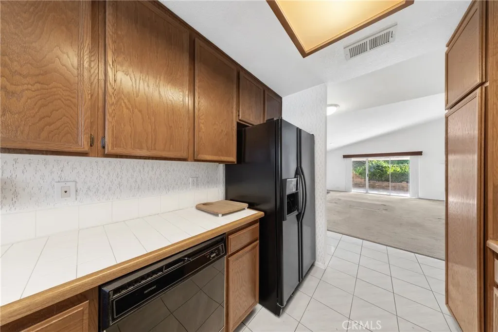 https://cdn.realtyfeed.com/cdn/127/306659474/e0bd5a3c670dff1e3446e676e4c2fab7.webp