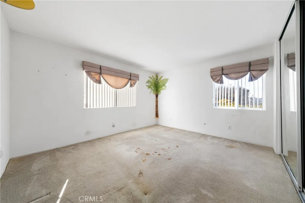 https://cdn.realtyfeed.com/cdn/127/306659474/f22bb79c92df7ce43fe1105818f8e064.webp