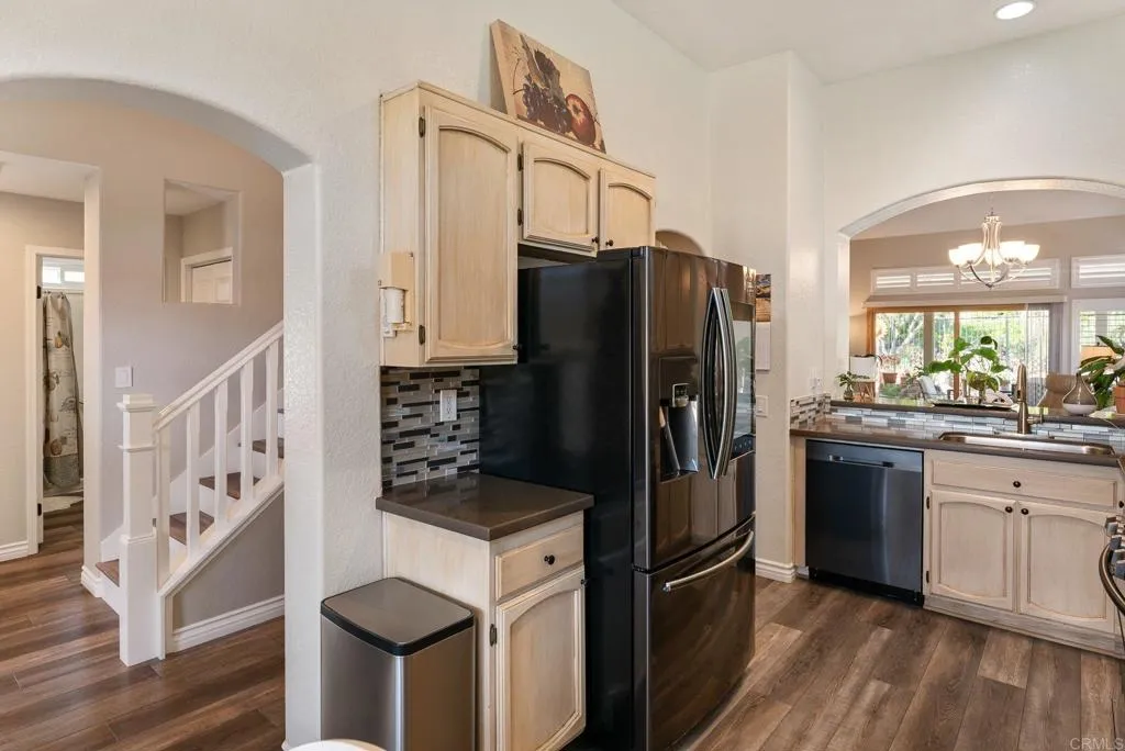 https://cdn.realtyfeed.com/cdn/127/306659484/55c68bbdd38f10929f0a83b4c917d9a0.webp