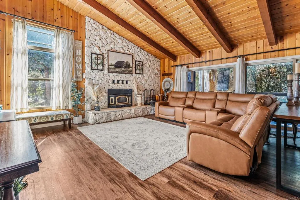 https://cdn.realtyfeed.com/cdn/127/306659499/1634ba2f9b2e7854d63a866d5ffb3a39.webp