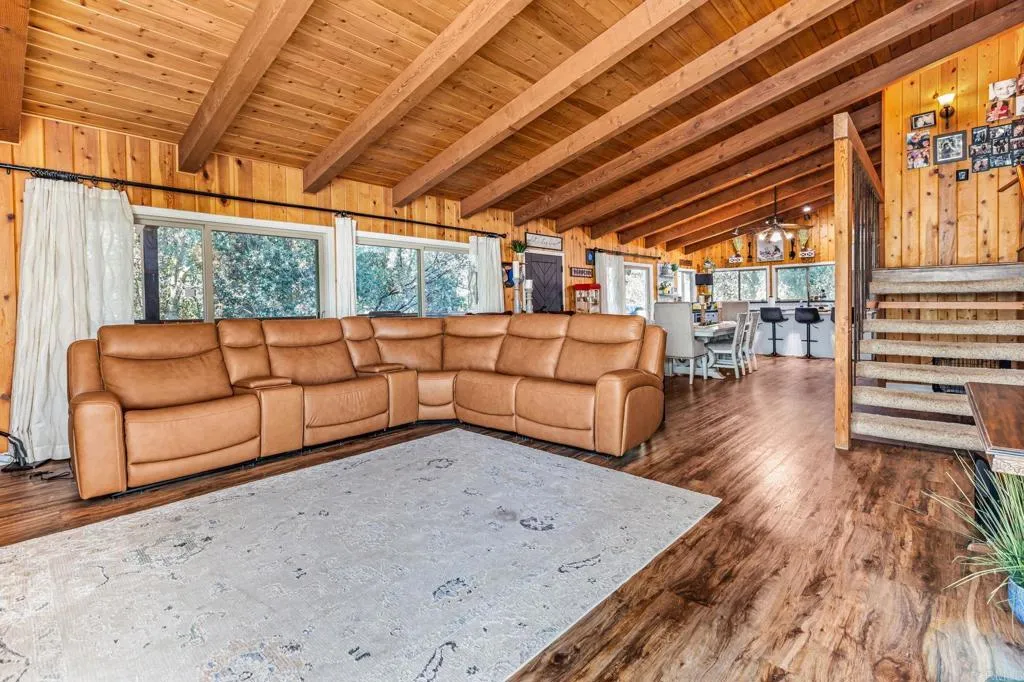 https://cdn.realtyfeed.com/cdn/127/306659499/7107fd317893dd5e22dd2371b19ea083.webp