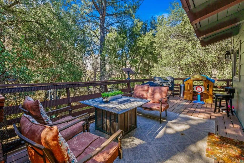 https://cdn.realtyfeed.com/cdn/127/306659499/d12d568ac2c04c388435e299972c79a8.webp