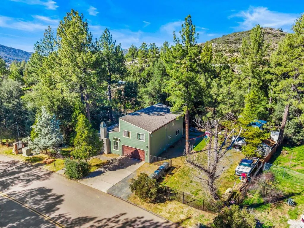 https://cdn.realtyfeed.com/cdn/127/306659499/ff547c5f07814c04010593bec5e5f1c8.webp