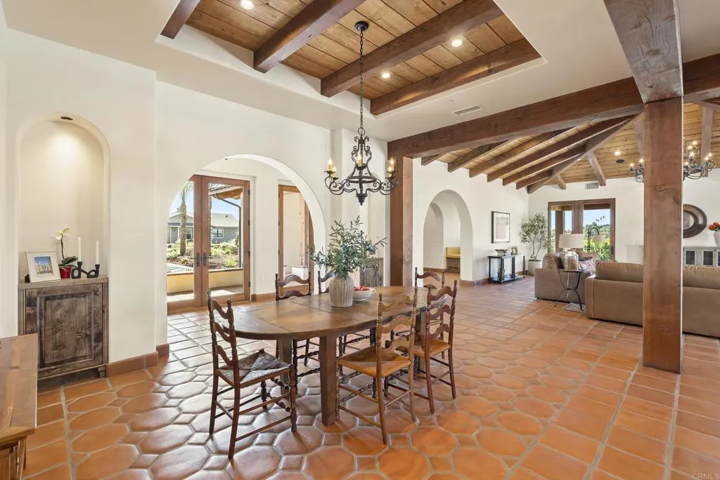 https://cdn.realtyfeed.com/cdn/127/306659556/21edb199b75360daaa10e24599f01826.webp
