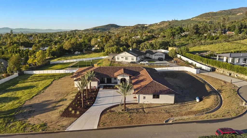 https://cdn.realtyfeed.com/cdn/127/306659556/26004b7c04dad35351e8024559ff8c9e.webp