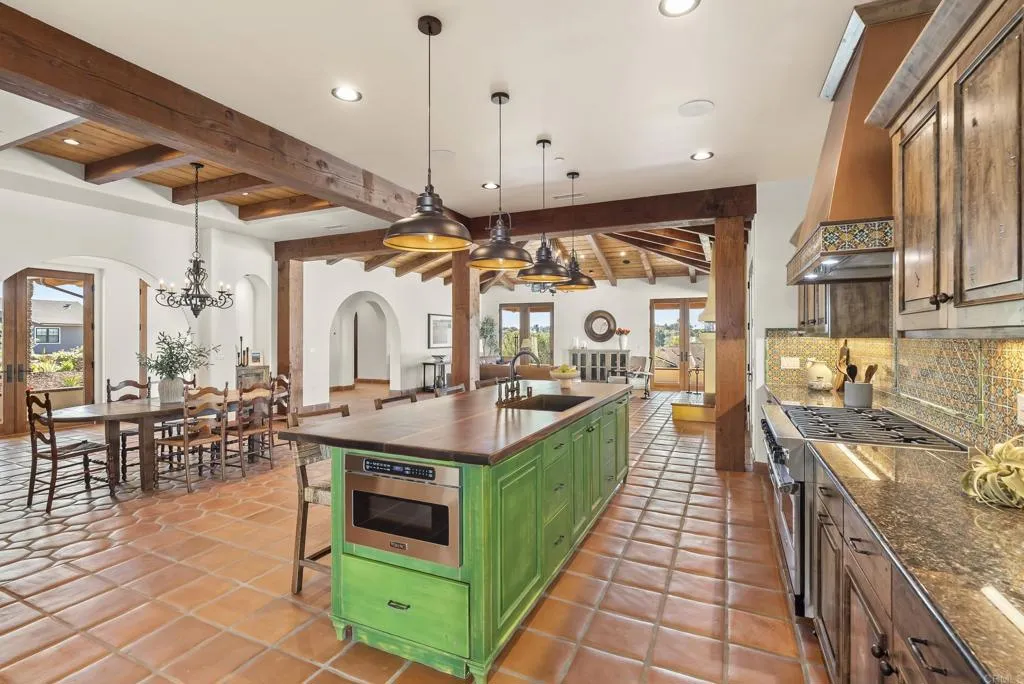 https://cdn.realtyfeed.com/cdn/127/306659556/2c5254709aa35518f8e952b3f860718f.webp