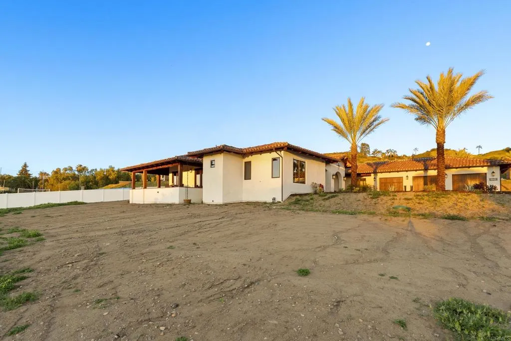 https://cdn.realtyfeed.com/cdn/127/306659556/30f8de171a680894145c54da7cb9363e.webp