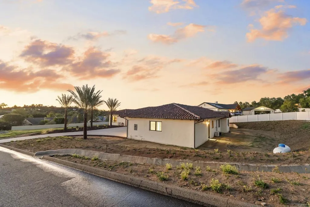 https://cdn.realtyfeed.com/cdn/127/306659556/49cecda91f2c8442de98af890ca66704.webp