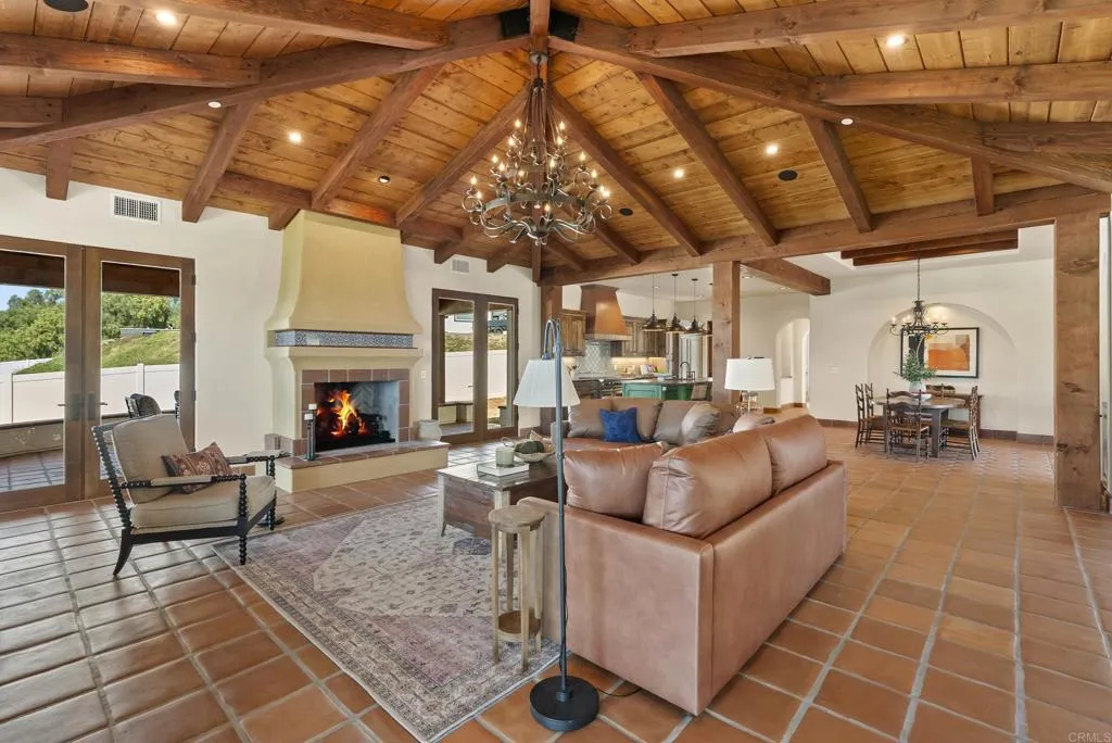 https://cdn.realtyfeed.com/cdn/127/306659556/4de7215cb47ec2276dcad72266e7e572.webp
