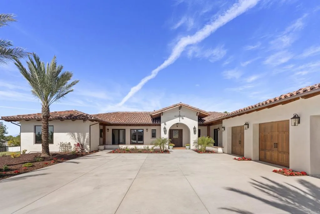 https://cdn.realtyfeed.com/cdn/127/306659556/a0253dfde7a84f46dc4f277805599614.webp