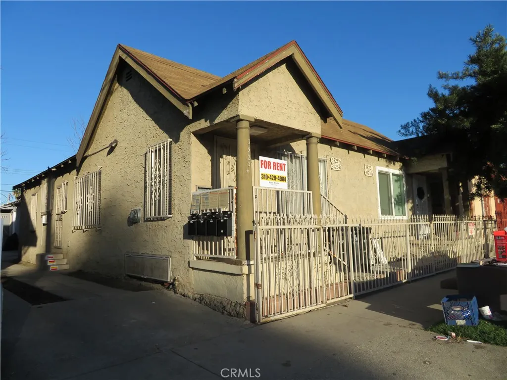 Los Angeles, CA 90037