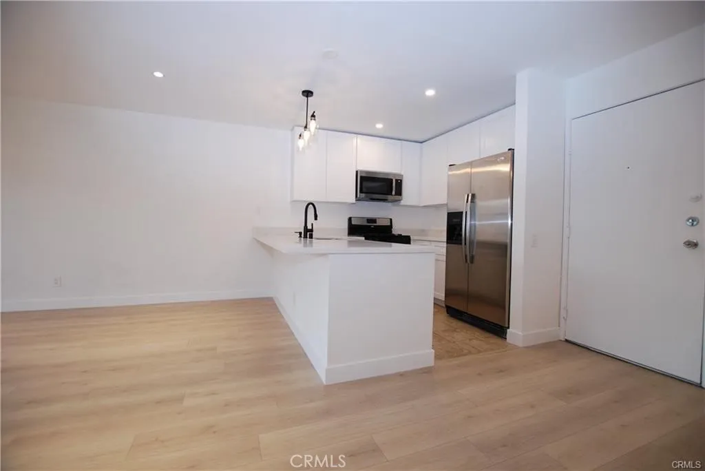 Canoga Park, CA 91303