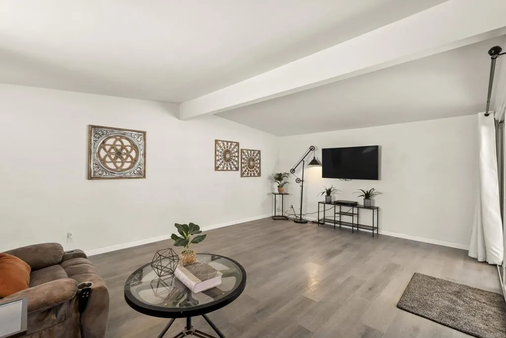 https://cdn.realtyfeed.com/cdn/127/306659594/6f71e5de0ef3c3110a3521e4dc314a64.webp