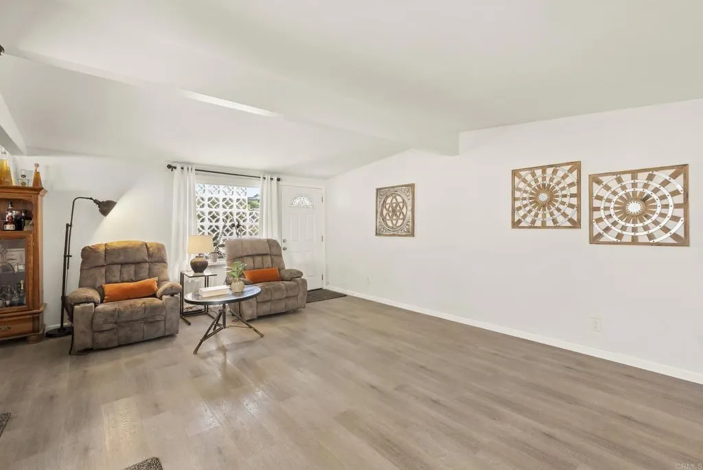https://cdn.realtyfeed.com/cdn/127/306659594/c94f3b1b42ab74d75391d1be226917ef.webp
