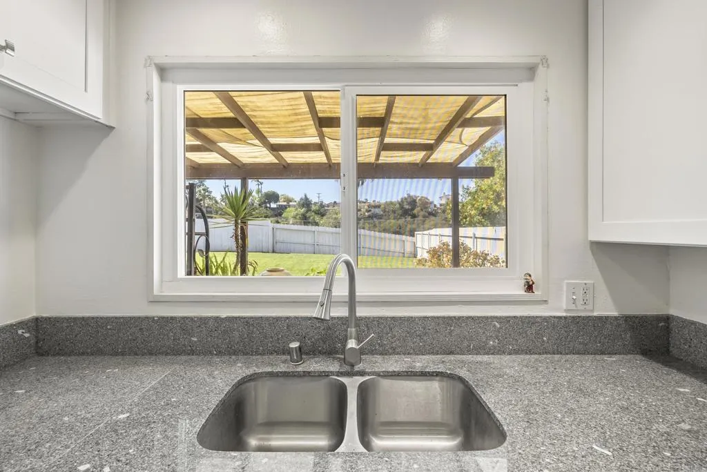 https://cdn.realtyfeed.com/cdn/127/306659594/f4271f10064a76a20861fe5d5365d555.webp