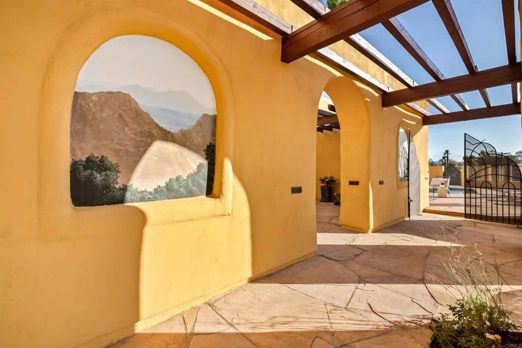 https://cdn.realtyfeed.com/cdn/127/306659758/1858c9dab6473ed66670254eb007efb6.webp