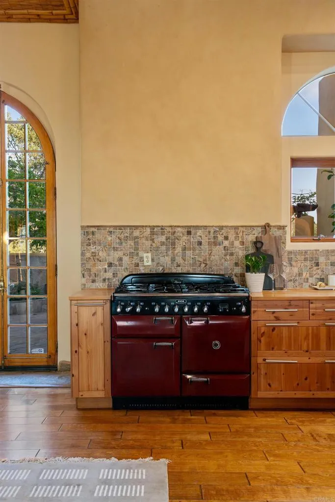 https://cdn.realtyfeed.com/cdn/127/306659758/eeb5b87a1900023a4fb891e88cd6467b.webp