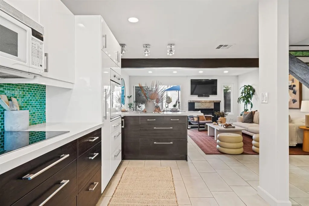 https://cdn.realtyfeed.com/cdn/127/306659774/02de0626302128d0689604ae9f4ba584.webp