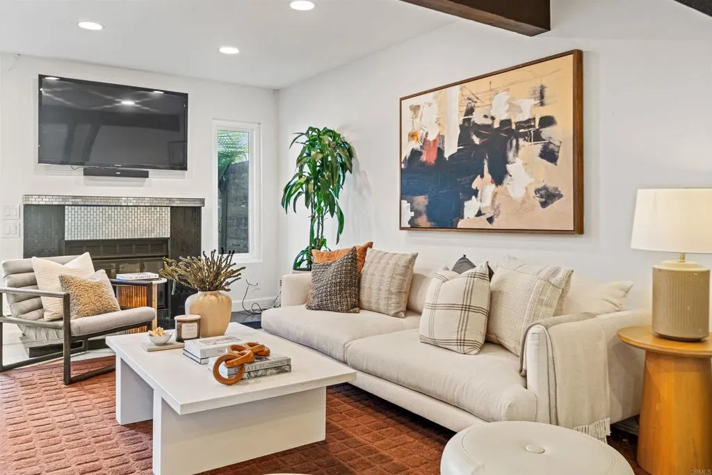 https://cdn.realtyfeed.com/cdn/127/306659774/0568f392552042b1676bd36a4cdc4d4b.webp
