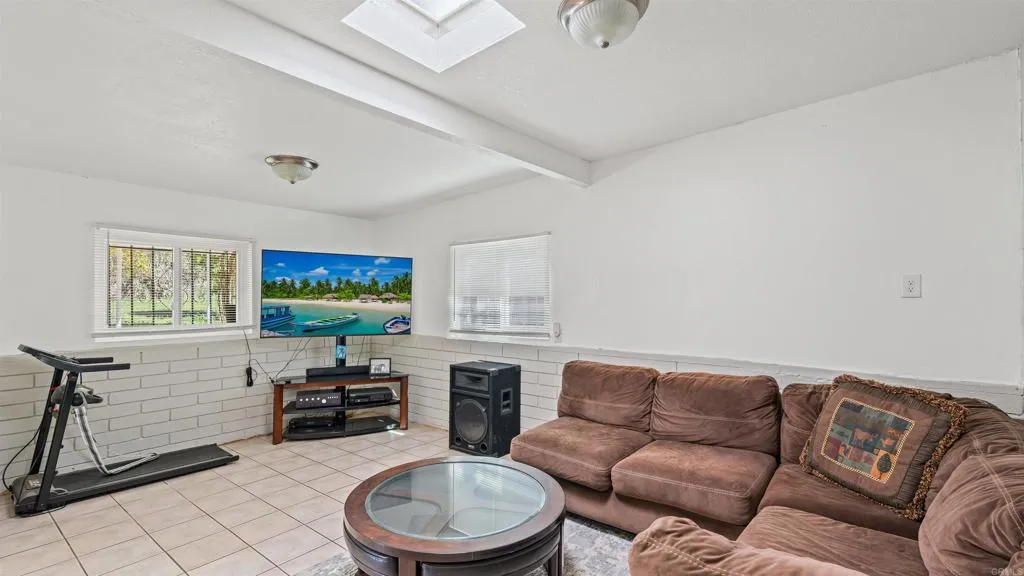 https://cdn.realtyfeed.com/cdn/127/306659782/bda009226a7f083261132582db7fef47.webp