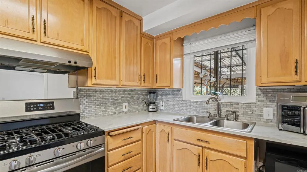 https://cdn.realtyfeed.com/cdn/127/306659782/e3bde033886ca561315109619306bf40.webp