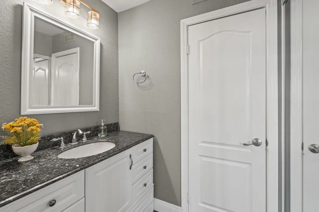 https://cdn.realtyfeed.com/cdn/127/306659785/23b67c545d3f6301a915dd8433d48337.webp