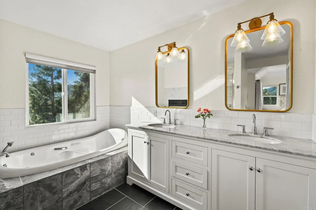 https://cdn.realtyfeed.com/cdn/127/306659785/7dd36a3c9a888362083a360c7cdf17da.webp