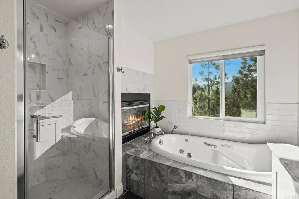https://cdn.realtyfeed.com/cdn/127/306659785/fdd95c2d906da3b542231f42e3b91206.webp