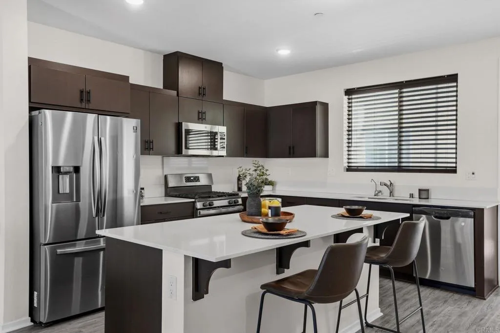 https://cdn.realtyfeed.com/cdn/127/306659794/4060aad39019371c088938b320507bef.webp
