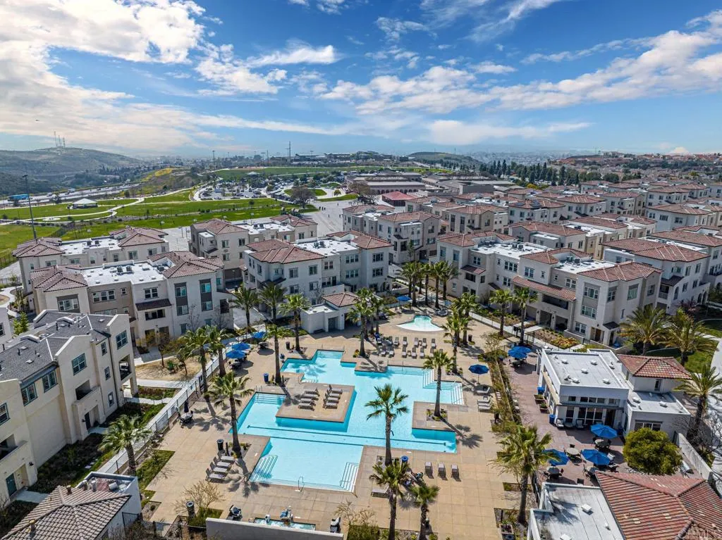 https://cdn.realtyfeed.com/cdn/127/306659794/4f5b540c9db70c3ae7322630cb0344be.webp