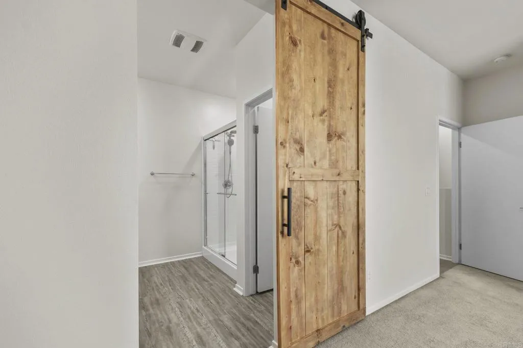 https://cdn.realtyfeed.com/cdn/127/306659794/bc0aac10b2caca1afaaa3838af81725f.webp