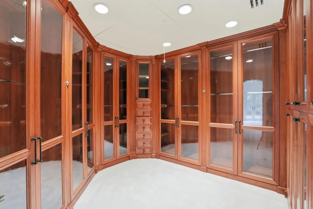 https://cdn.realtyfeed.com/cdn/127/306659807/9166aea03985e60602641a8e5bbf7e59.webp