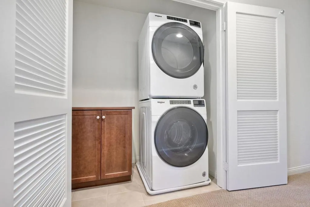 https://cdn.realtyfeed.com/cdn/127/306659815/1c1074257e70f345afcbd317d0cd2a89.webp